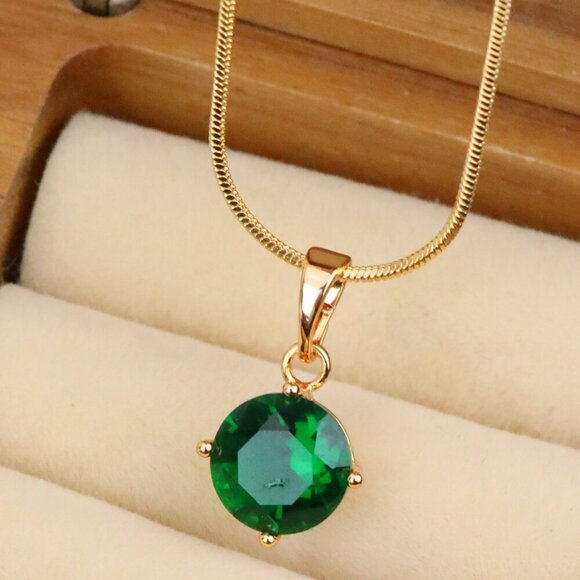 "Elegant Green Pendant with Gold Plated Finish for Chic Everyday Style, XPPT1667 - Picture 1 of 13